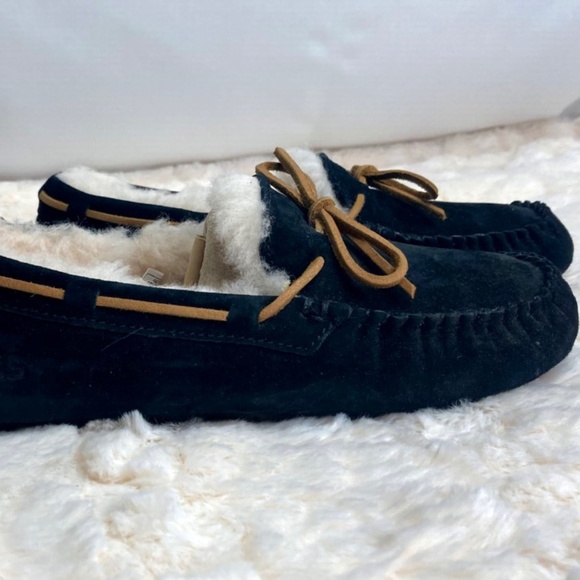 UGG Shoes - New! Ugg Dakota Moccasins size 7